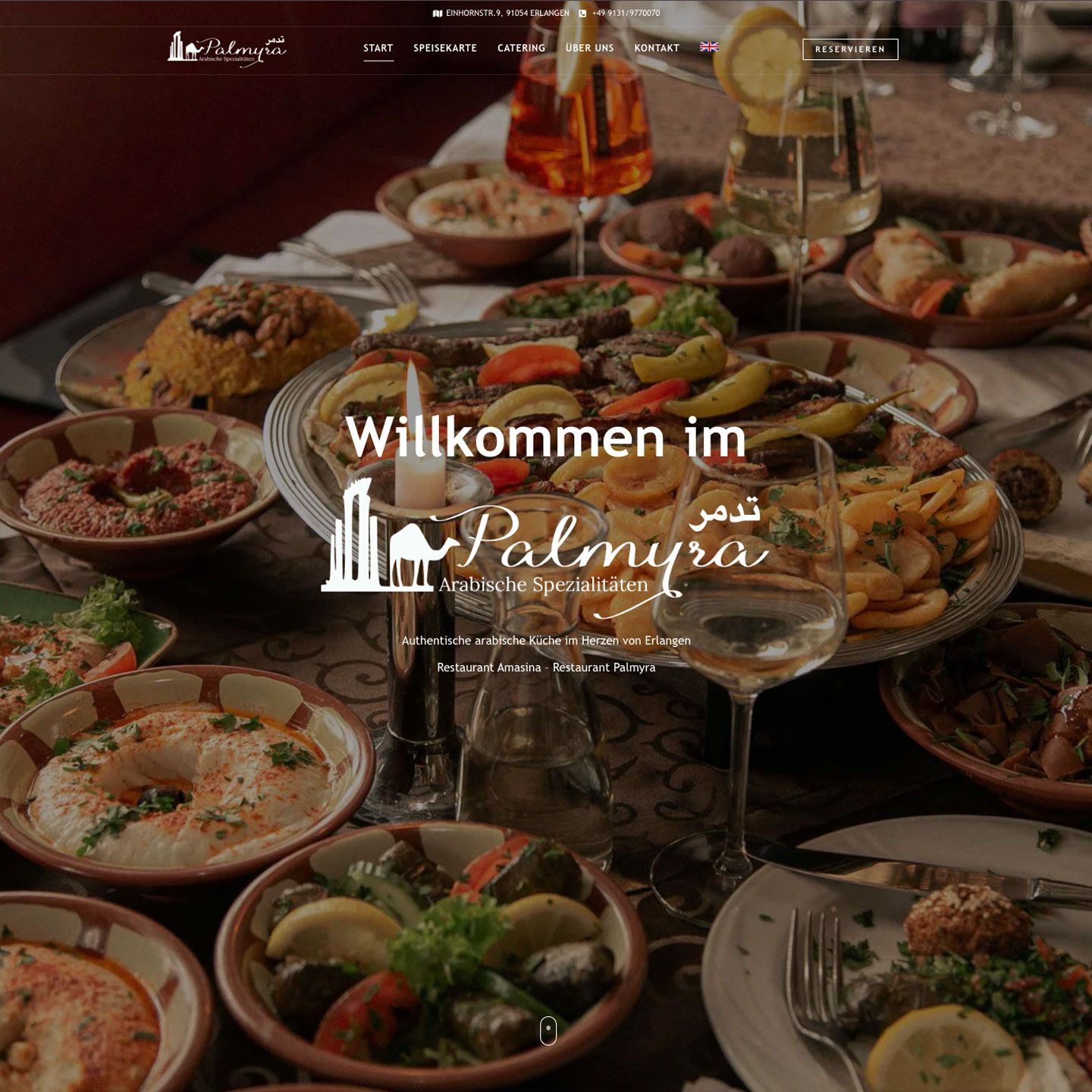 Startseite der Website des Restaurants Palmyra: gedeckter Tisch mit arabischen Speisen, darüber „Willkommen im Palmyra – Arabische Spezialitäten“ und die Navigation.